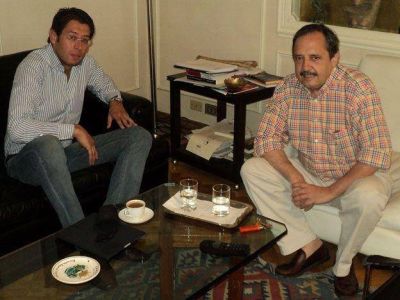 Ricardo Alfons�n objet� la negativa de la UCR Mendoza a abrir la discusi�n por la reforma constitucional