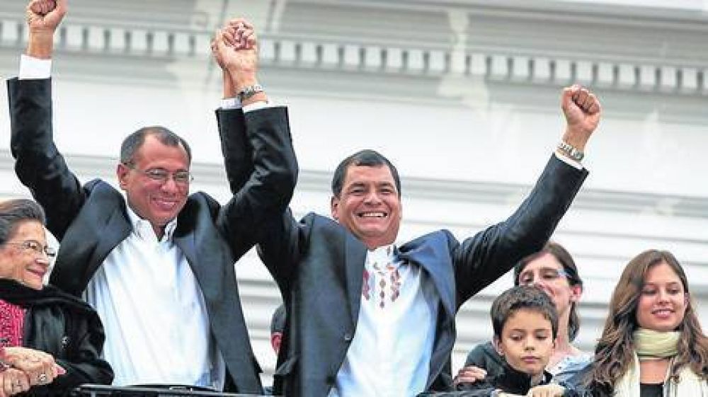 Correa arras en Ecuador: sac casi el 57% de los votos