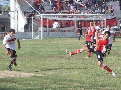 Torneo del Interior: Belgrano y Doblas igualaron 0 a 0 y Racing se llev� el cl�sico de Castex