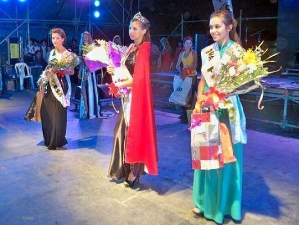 Silvia Lorena Herrera, es la Reina del Cabrito 2013