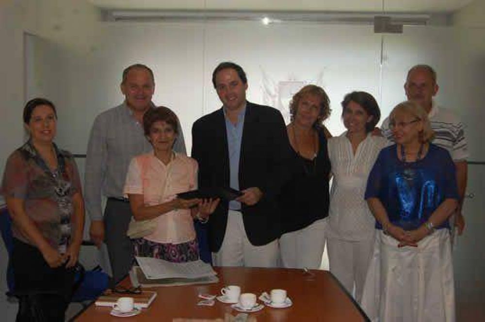Declararon de Inter�s la �Vida y obra de Juan Alfonso Carrizo�
