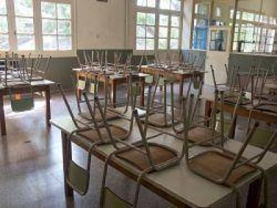 Docentes de la UDT convocaron a un paro para el lunes 25