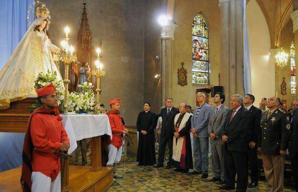 El gobernador Urtubey asisti� al homenaje a los ca�dos en la Batalla de Salta