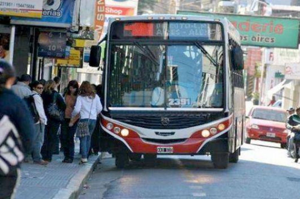 Boleto gratis: opositores tambi�n piden voz y voto