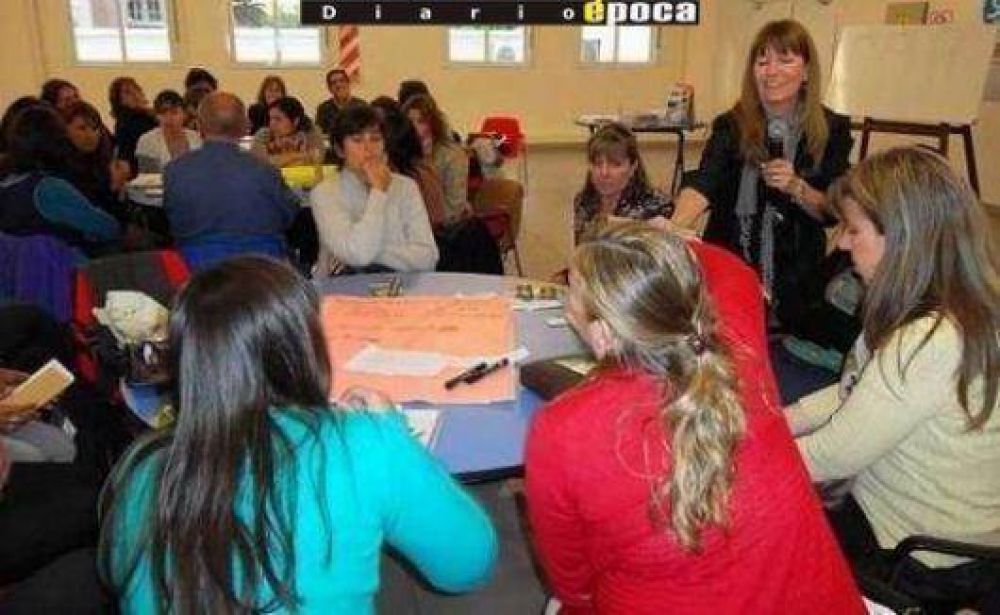 Docentes de la provincia vuelven a la actividad