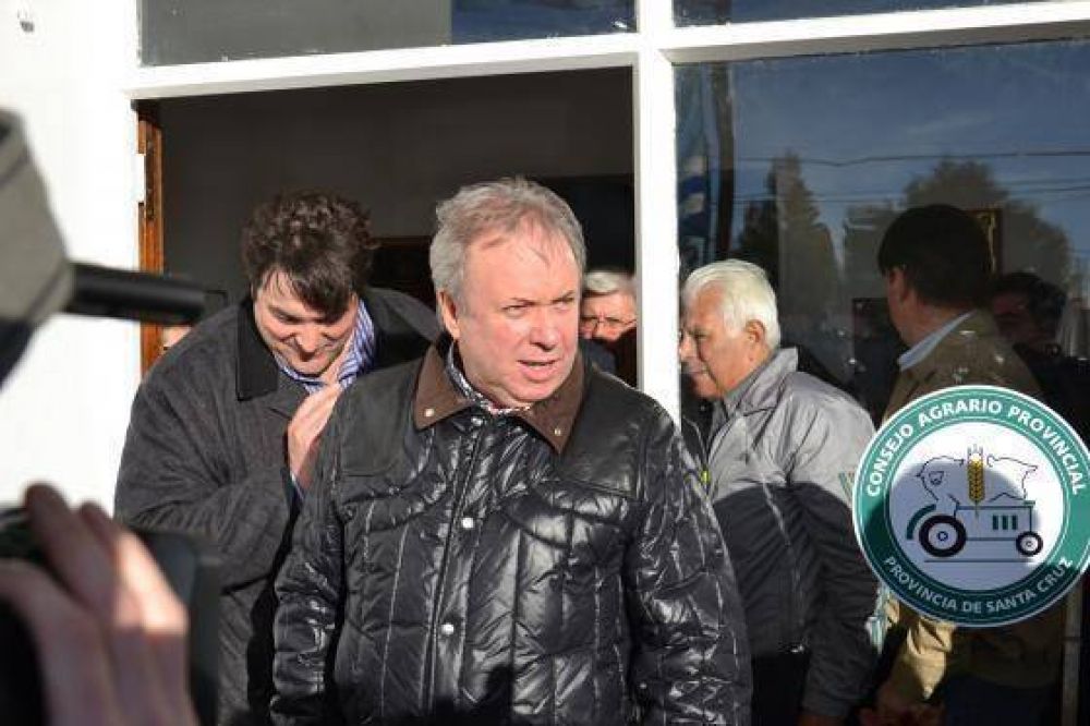 Tras las cr�ticas, Peralta reclam� �respeto� por el voto de Santa Cruz