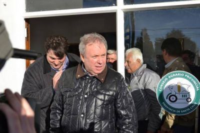 Tras las cr�ticas, Peralta reclam� �respeto� por el voto de Santa Cruz