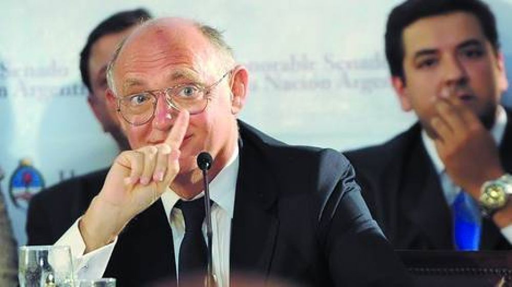 Timerman: "No fui a hablar con los iran�es sobre el Holocausto, sino de la AMIA�