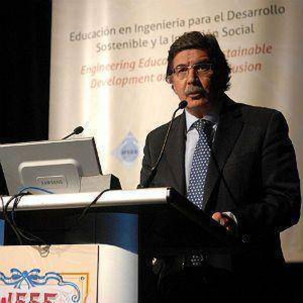 Gobierno defendi� la suba de 22% para docentes