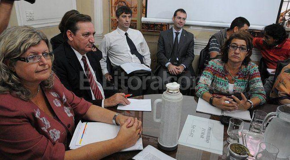 El gobierno ofreci� un 24 por ciento de aumento salarial a los docentes