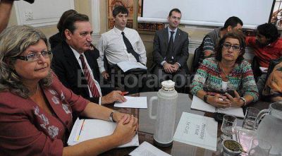 El gobierno ofreci� un 24 por ciento de aumento salarial a los docentes