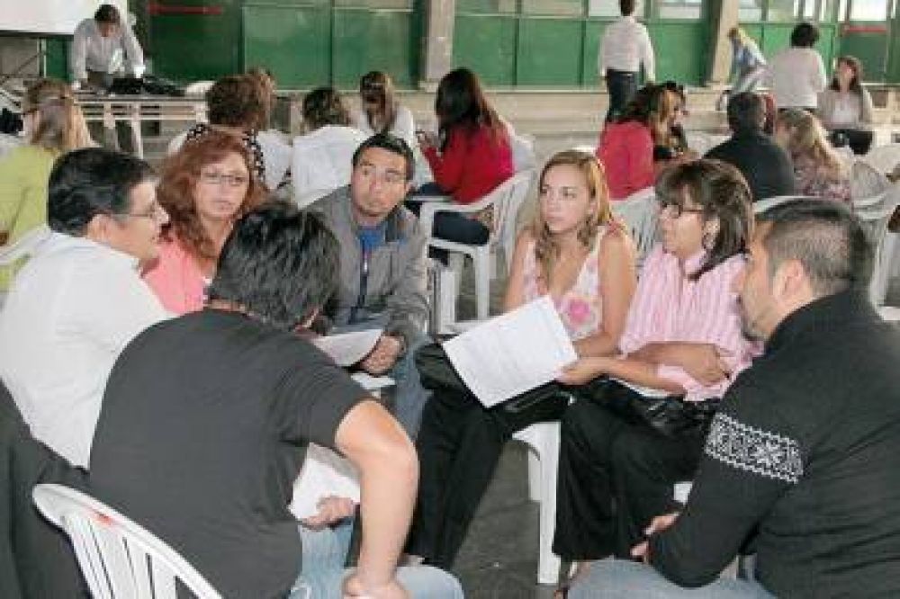 �Estamos desafiados a mejorar la educaci�n en la escuela secundaria�