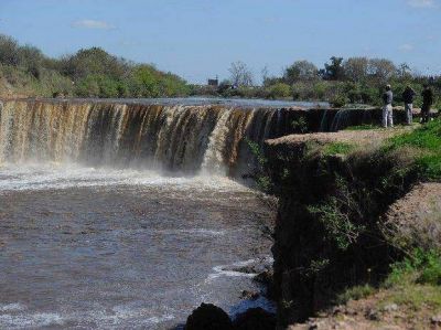 Ordenan suspender obras en las cascadas del Saladillo hasta que haya estudio ambiental