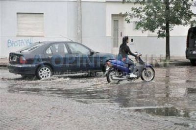 En dos d�as, cayeron 80 mil�metros en la ciudad
