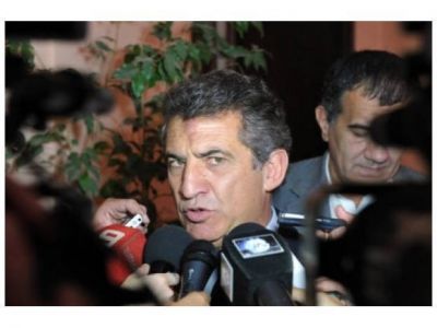 Urribarri adelant� que "trasladar�" a los docentes lo resuelto por la Naci�n