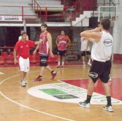 Rocamora juega el viernes ante San Lorenzo a las 21:30