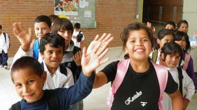 Incorporan doble jornada en otras 32 escuelas  
