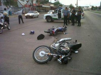 La semana comenz� con dos choques de motos