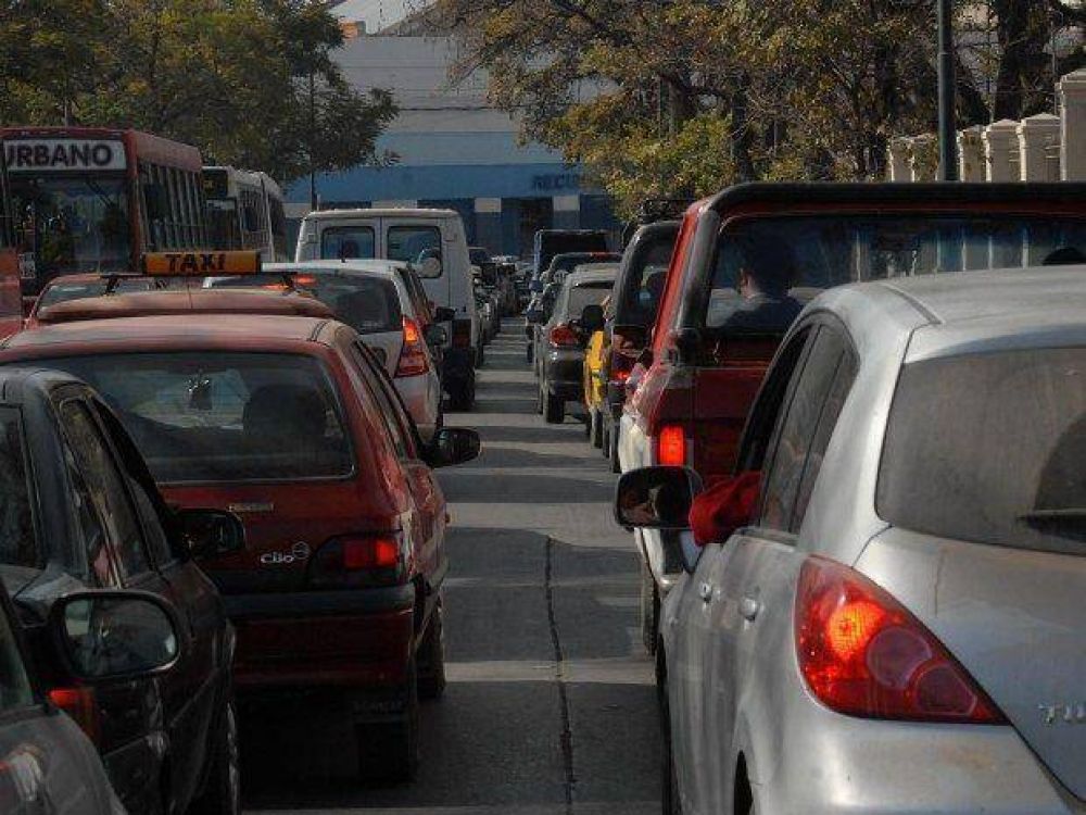 Tr�nsito ca�tico, normal para juje�os y criticado por turistas