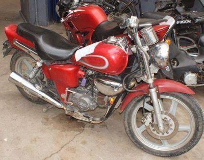Un joven de 17 a�os est� grave por un accidente de motos 