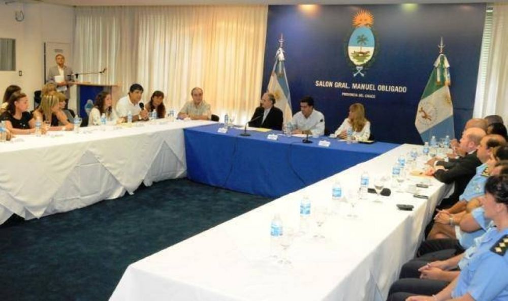 Capitanich, Ayala, el Poder Judicial y Padres en la Ruta suscribieron el Protocolo para Controles de Alcoholemia