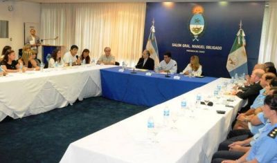 Capitanich, Ayala, el Poder Judicial y Padres en la Ruta suscribieron el Protocolo para Controles de Alcoholemia