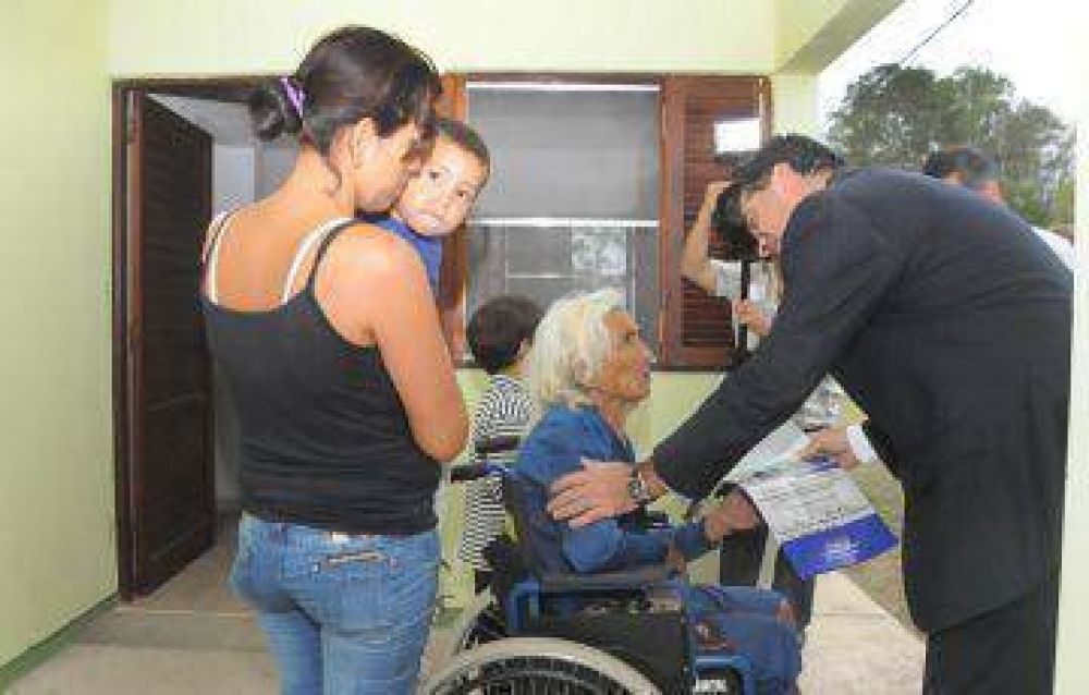 Capitanich anunci� que los recursos para viviendas este a�o rondar�n los $1.200 millones