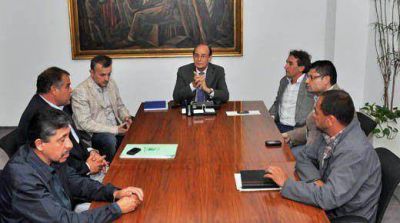 El ministro Gonz�lez prometi� ayuda a localidades m�s afectadas por temporal