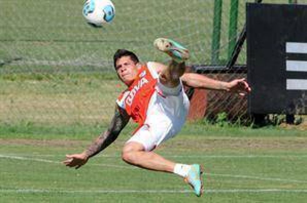 Iturbe: "Si Ram�n me lo pide, no tengo problema en jugar de enganche"