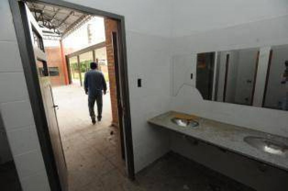 Una escuela nueva fue saqueada por delincuentes
