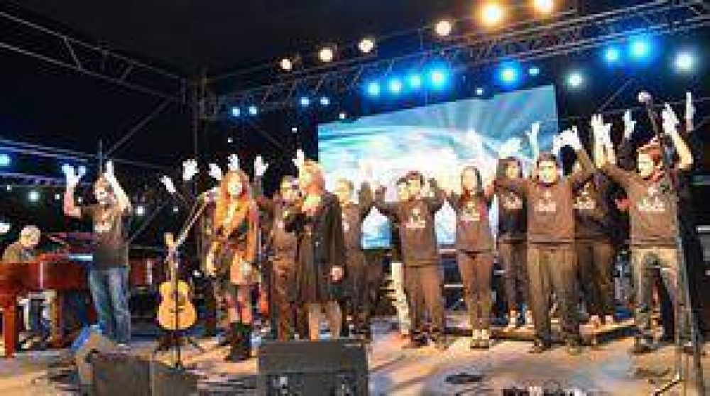 La fiesta de los sanjuaninos comenz� con grandes estrellas