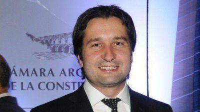 "Van por los fondos para obra p�blica"