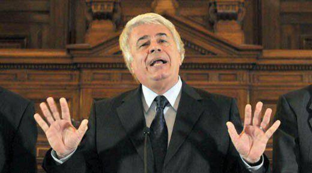 En su momento de mayor tensi�n con los K, De la Sota quiere acercarse a gobernadores