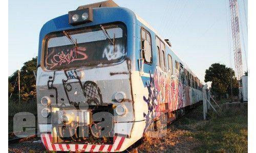 Por falta de uso, vender�an los trenes que iban de Pilar a Uruguay