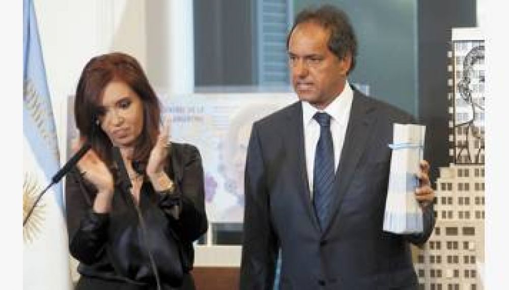 Asfixia K: el Gobierno ahora traba el aval a Scioli para buscar financiamiento