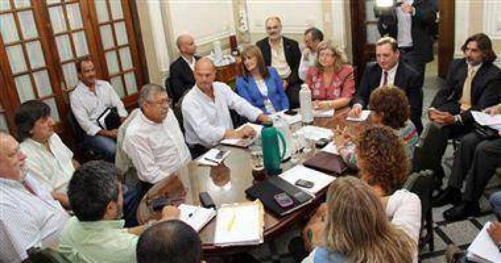 La Provincia ofreci� 24 por ciento de aumento a docentes