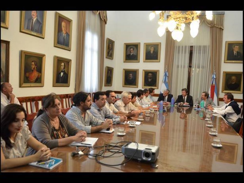 Lauritto defendi� la propuesta a los docentes: �Damos lo que podemos�