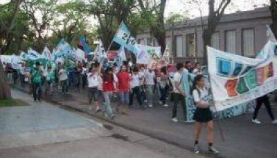 El Frente Grande contra "la imaginaci�n de A�da Ayala" y "la revoluci�n" de Dom�nguez