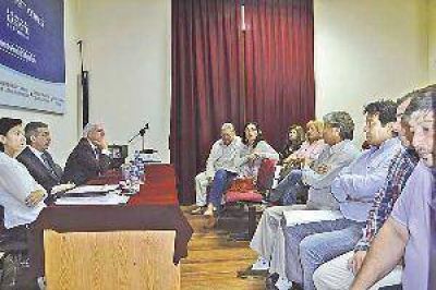 Gremios docentes expusieron puntos de vista en Mesa de Di�logo y habr� respuesta antes del inicio de clases