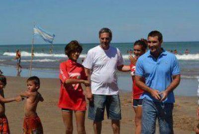 Hogan particip� de jornada de surf en las playas de Miramar