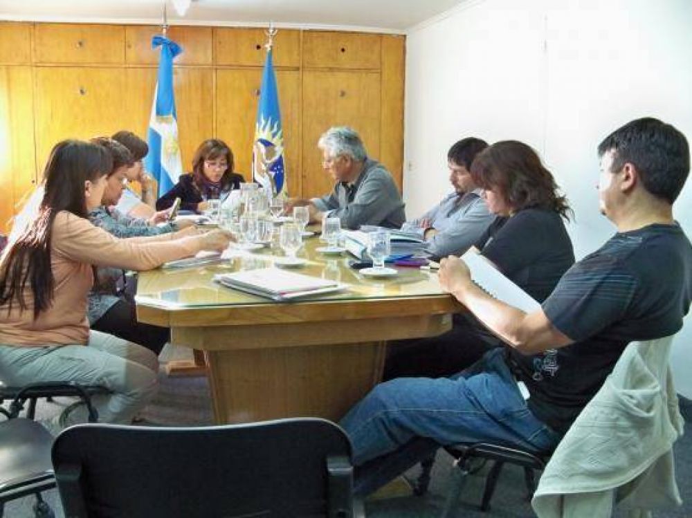 Educaci�n y ADOSAC trabajar�n en conjunto en los ofrecimientos de cargos