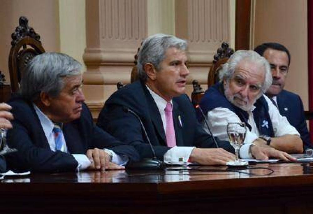 Sesi�n especial por el Bicentenario de la Batalla de Salta