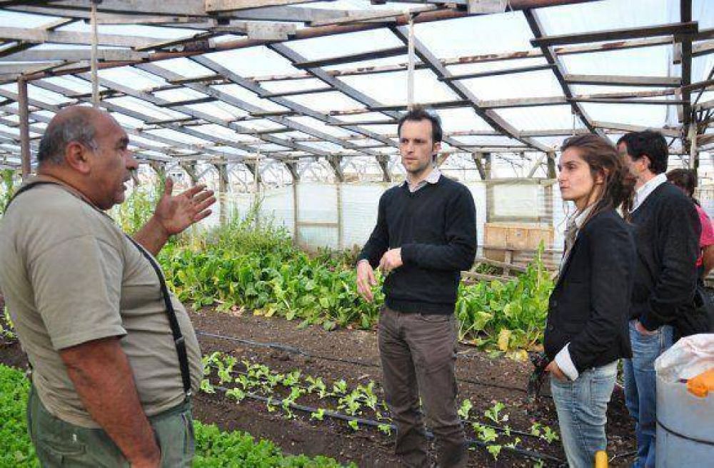 Realizan recorridos por emprendimientos locales