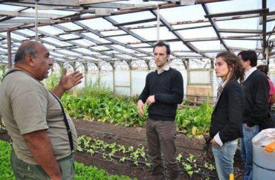 Realizan recorridos por emprendimientos locales