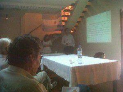 �El productor est� harto de promesas incumplidas�