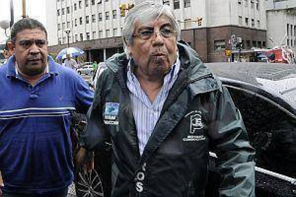  "Hay una puja para ver quien es m�s chupa medias de la Presidenta"