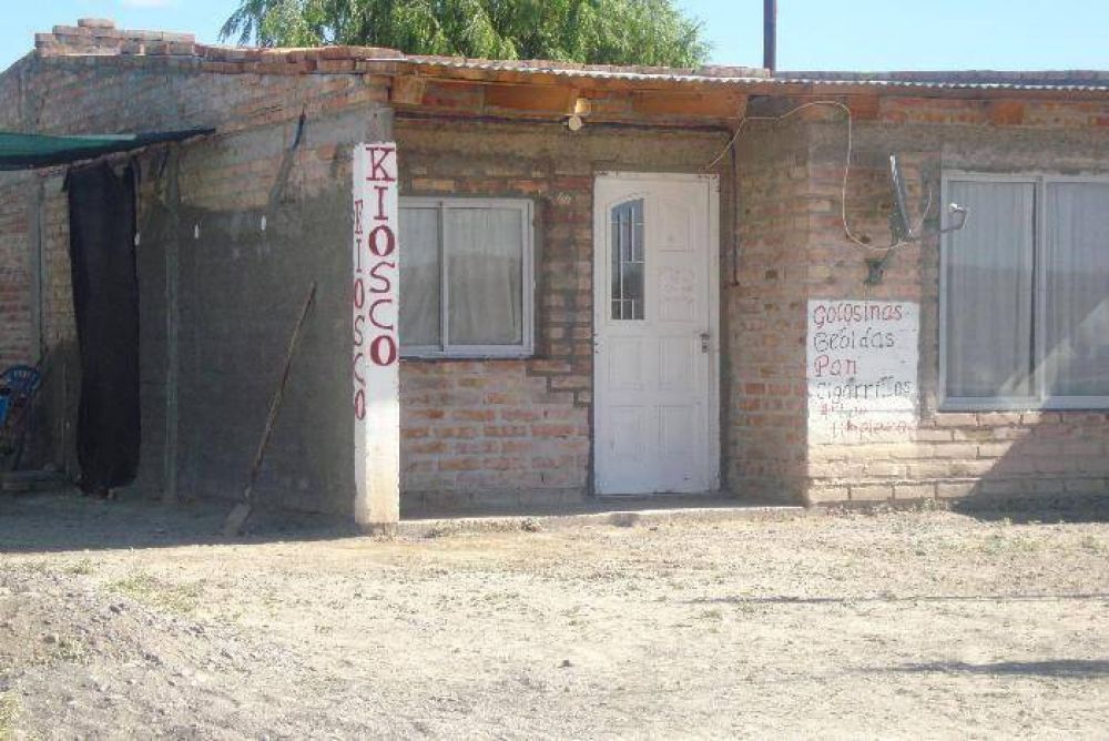 No le fi� las bebidas y lo mat�, en Chichinales