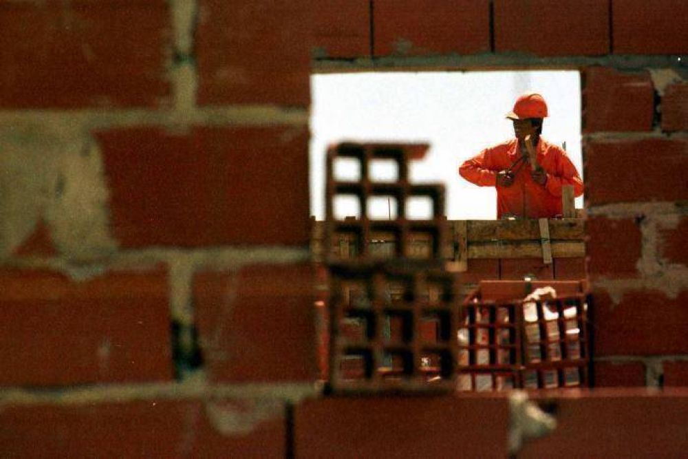 Crisis laboral afecta a 4.000 viedmenses y maragatos