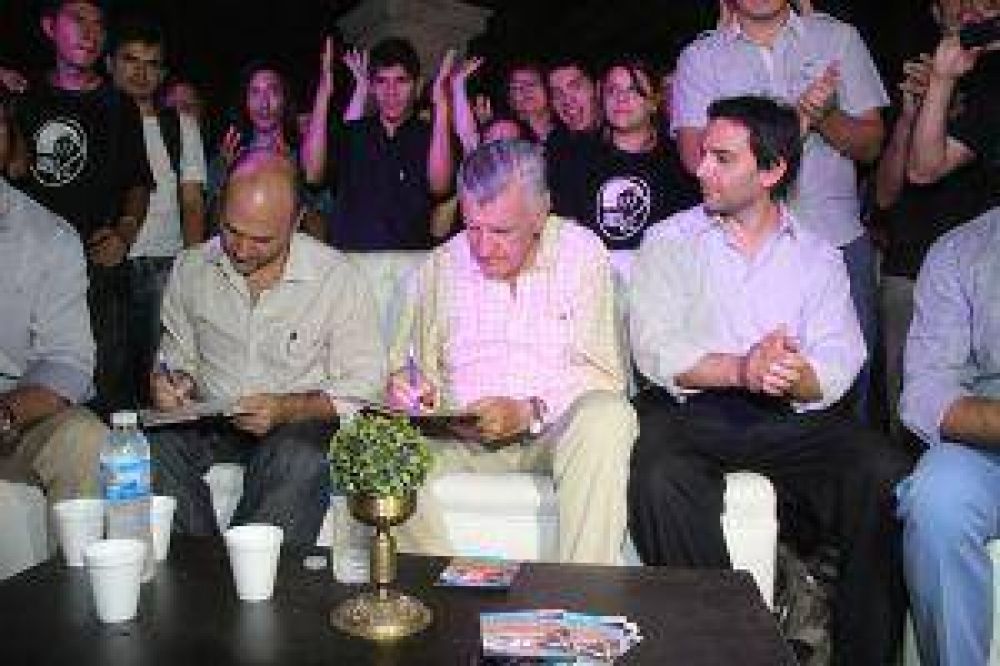 San Juan junta firmas por Malvinas en la Fiesta del Sol