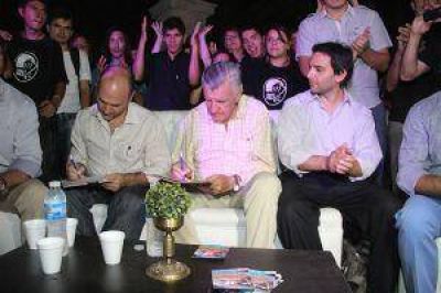 San Juan junta firmas por Malvinas en la Fiesta del Sol